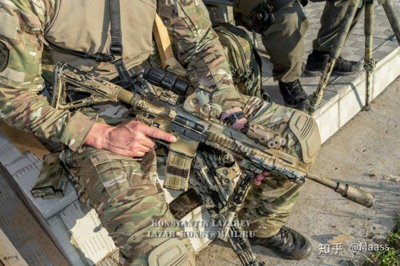 怎么从外形分辨m4和hk416?