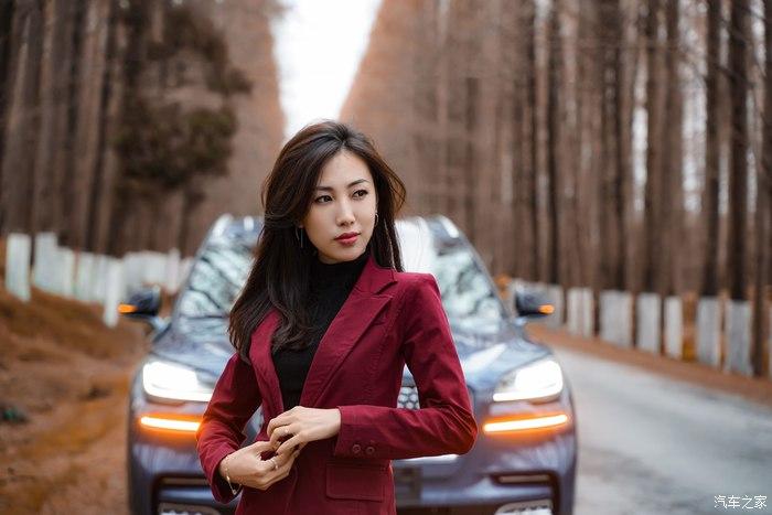 大有静界美女高管携手林肯飞行家进口魔都自驾领航2020
