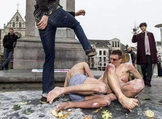 同性恋会受到怎样的歧视或者不公平待遇？