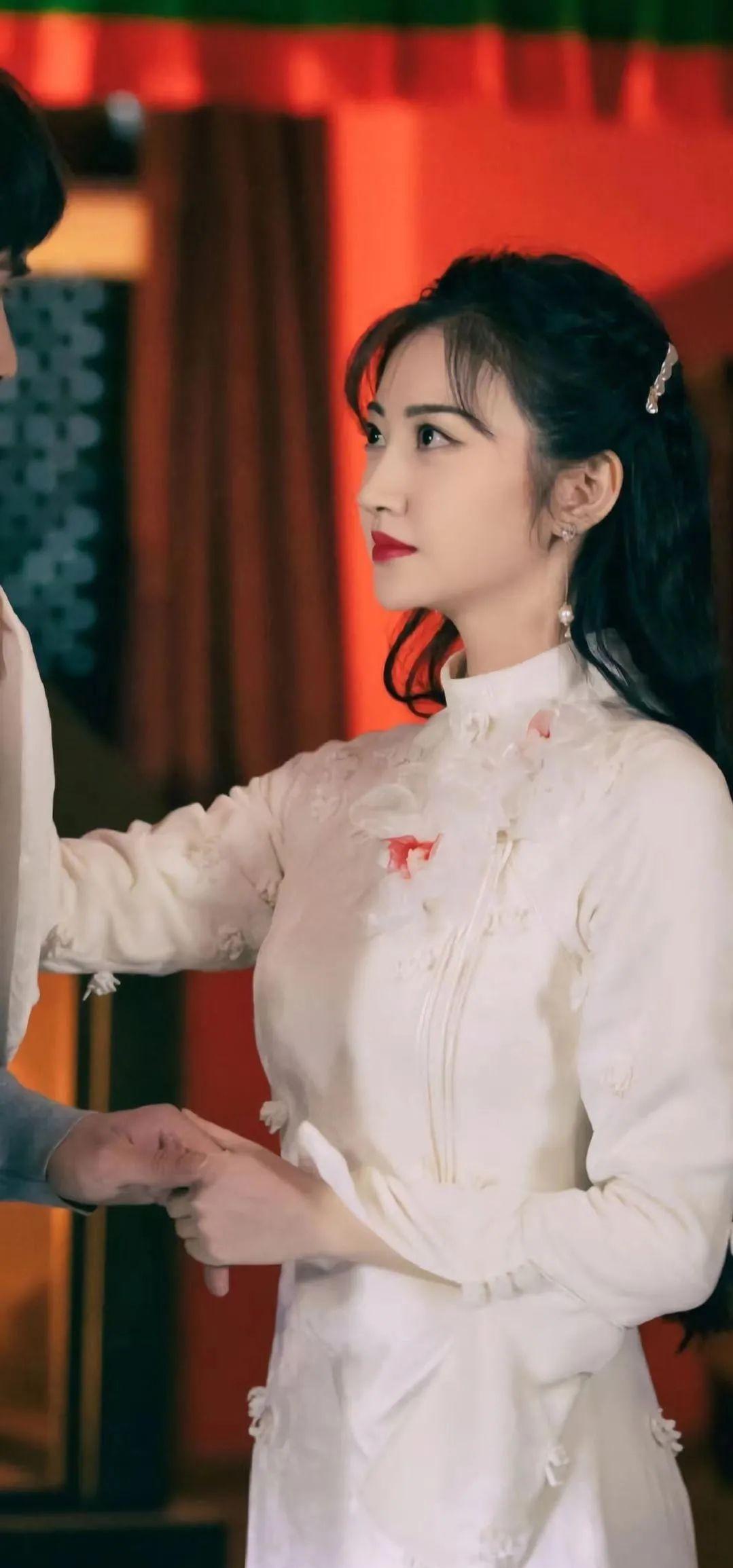 不知大家有没有司藤(景甜)的高清旗袍图片,可否分享下? - 知乎