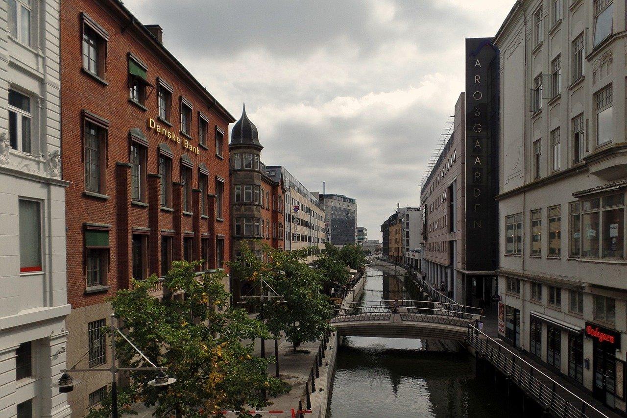 4. 房价走势解读