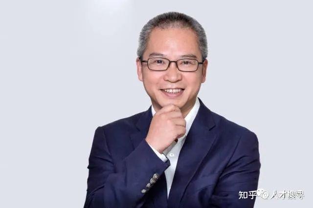 在陈凯离职之后,林腾蛟让张海民坐上了阳光城总裁职位,继续完成阳光城