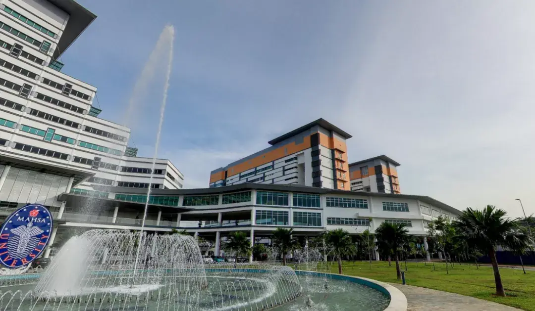 选择了马来西亚玛莎大学读一年制mba,感觉网上对这所学校的介绍不是很