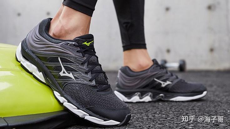 国外跑步鞋选购指南 v2-de86af4cdf35b719d7c256c260467240_r.jpg