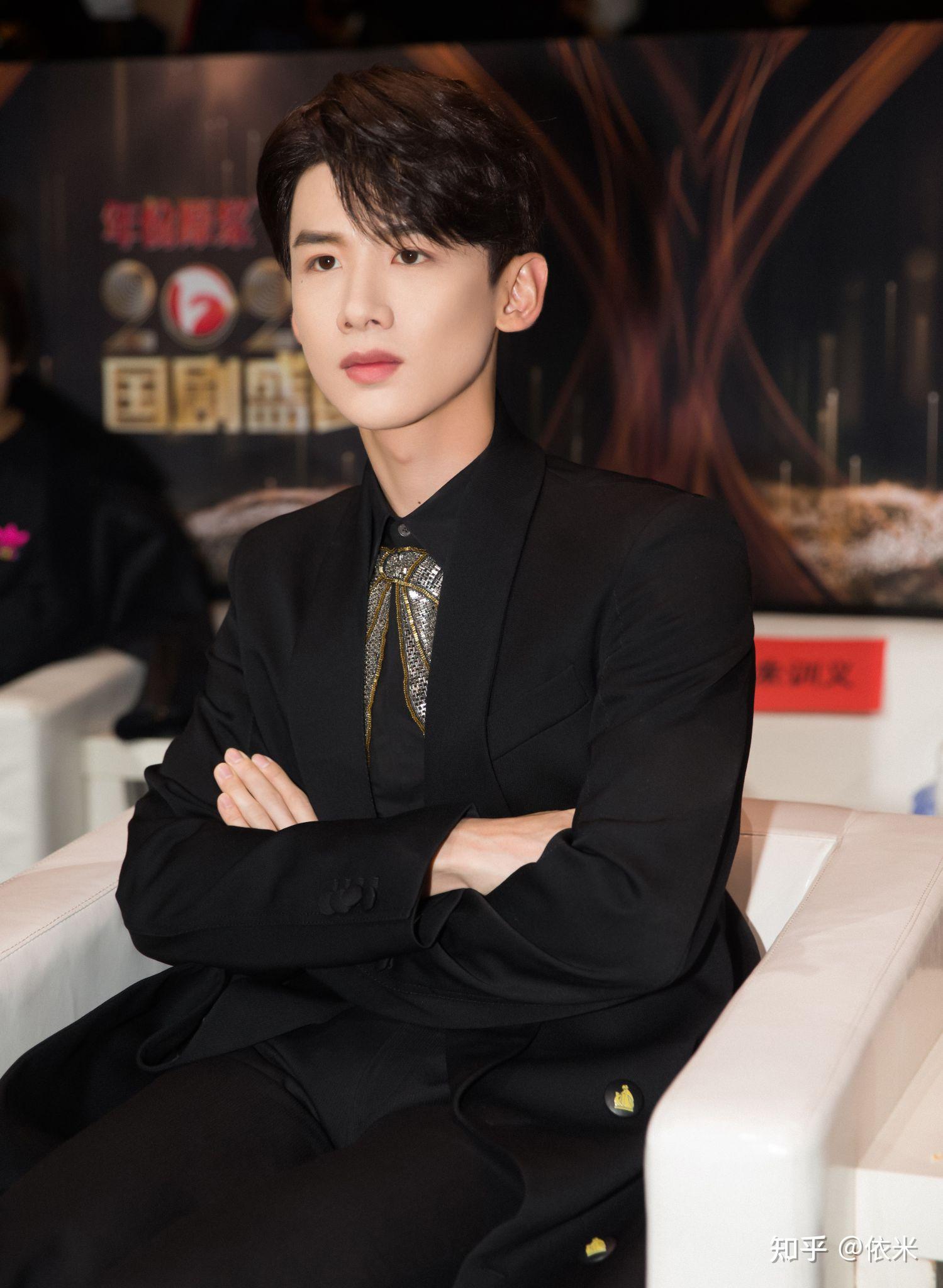 白敬亭如果公开有女朋友了,各位白鸽会脱粉吗? - 知乎