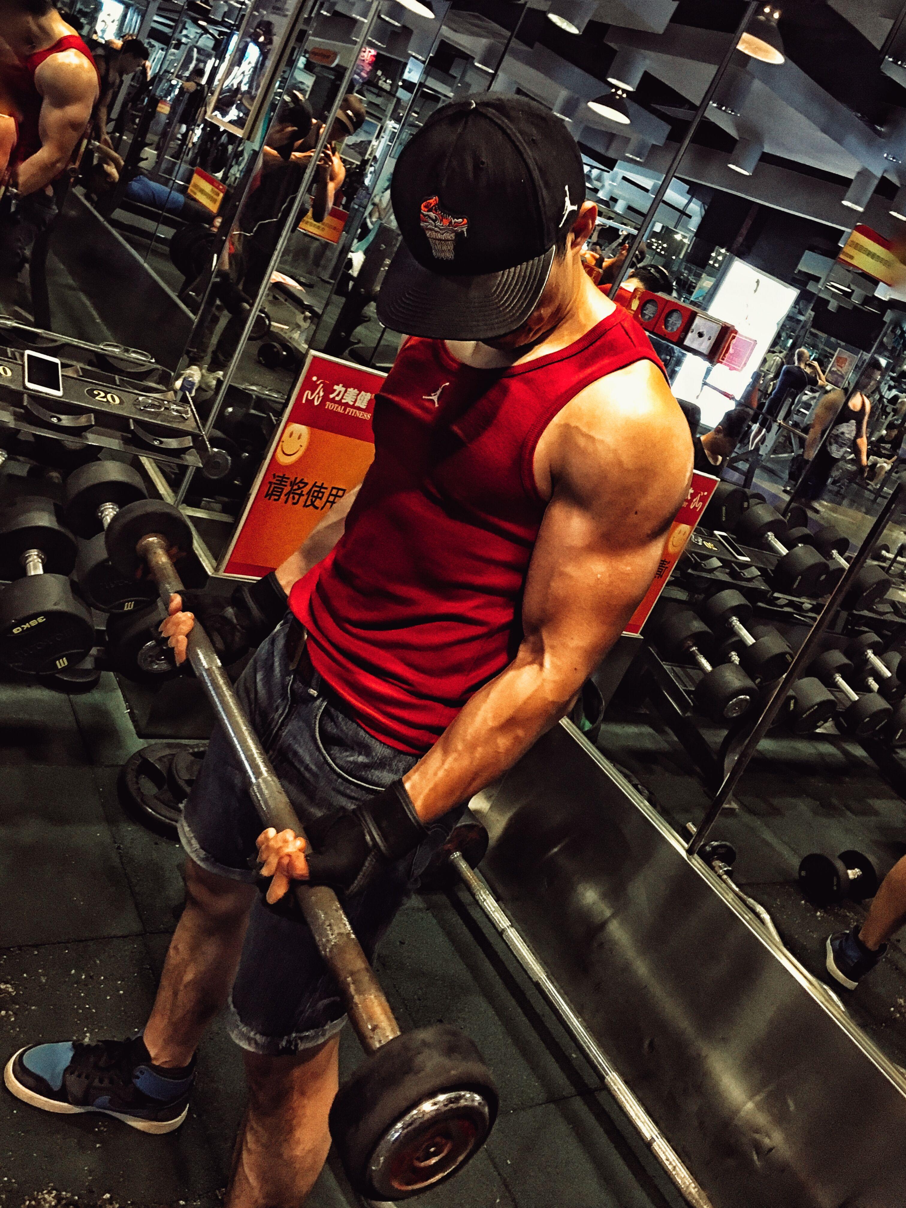 男性从瘦弱到强壮,拥有一身肌肉是种怎样的体验? - 知乎