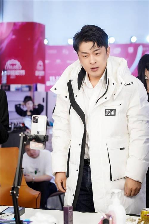 辛巴辛有志在公益路上从未缺席