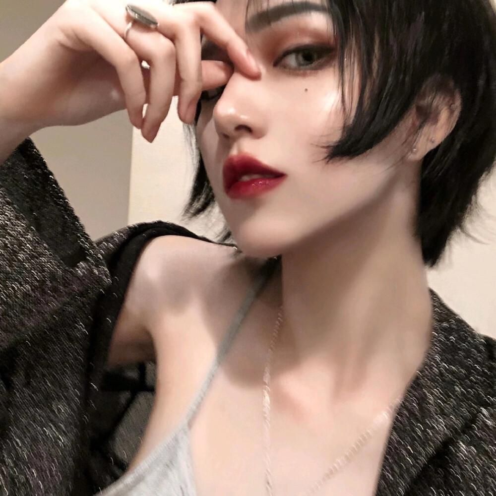 有哪些高级帅气女生头像? - 知乎