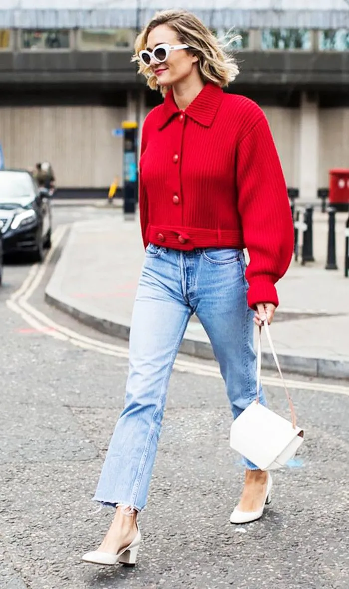 重复~在三色搭配的面积比例关系中,我们可以通过衣服本身的红白蓝