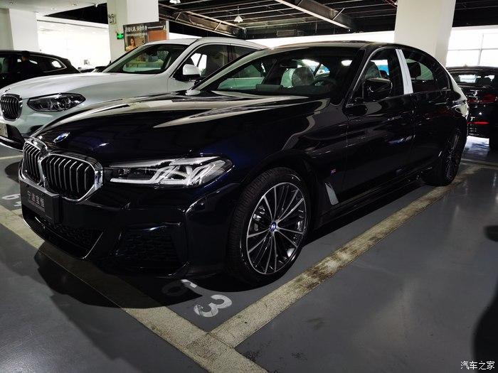 21款宝马530li领先运动炭黑火山红提车作业持续更新