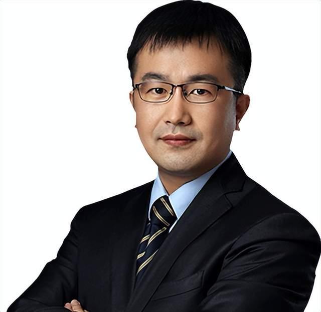 教育,专业服务等行业经历学员评价:"闫旭老师学识渊博,思维缜密的学者