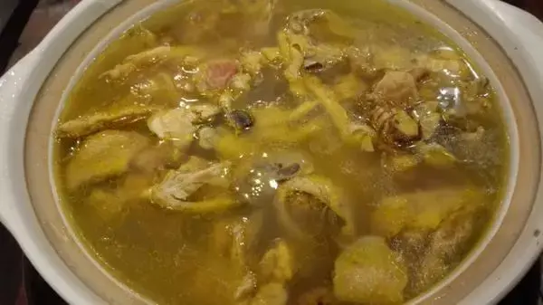 怎么做生蚝鸡汤 v2-df3d646586b457c7e6ab2d30cf481cfc_r.jpg