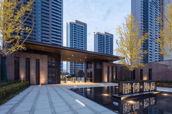 武汉后湖热盘融创公园大观这个楼盘怎么样距离地铁多远学校怎么样