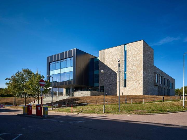 英国医学院指南：Anglia Ruskin University 知乎