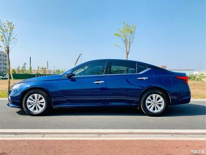 为梦想努力打拼为生活而努力提车天蓝色天籁前来报道