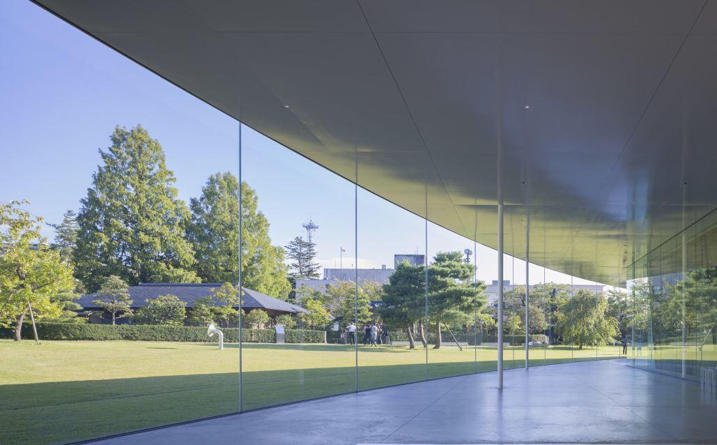 看日本美术馆金泽21世纪美术馆