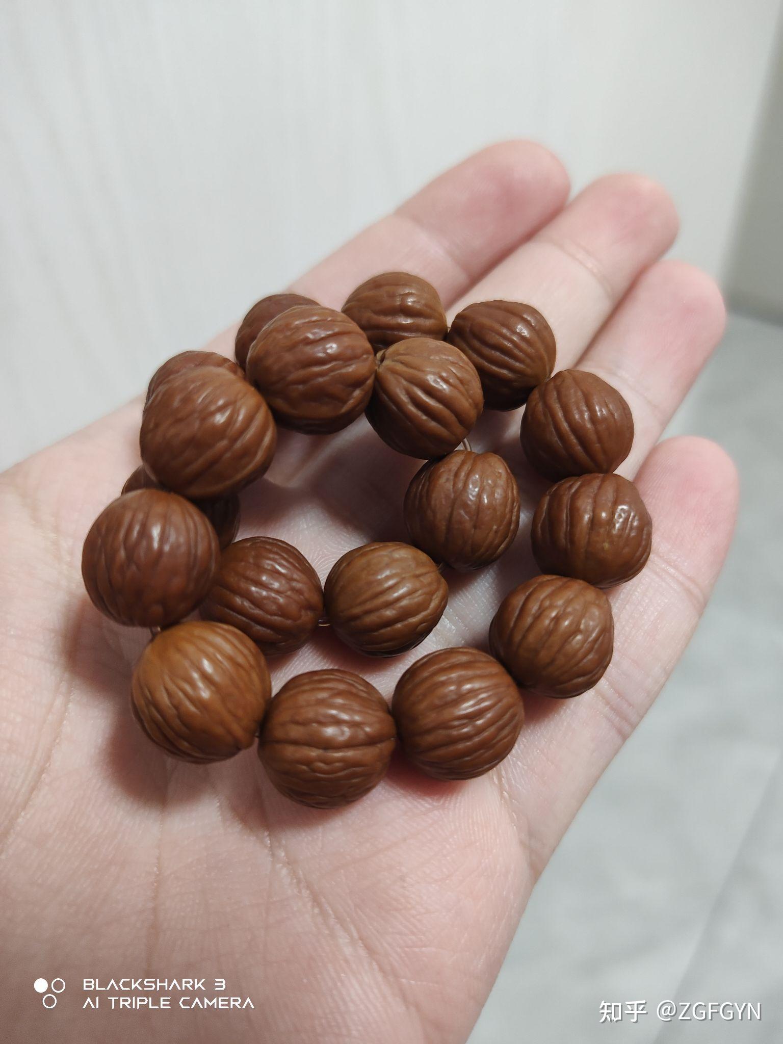 新手刚接触猴头核桃,请问我这个串纹理发黑,具体应该怎么处理以及这个