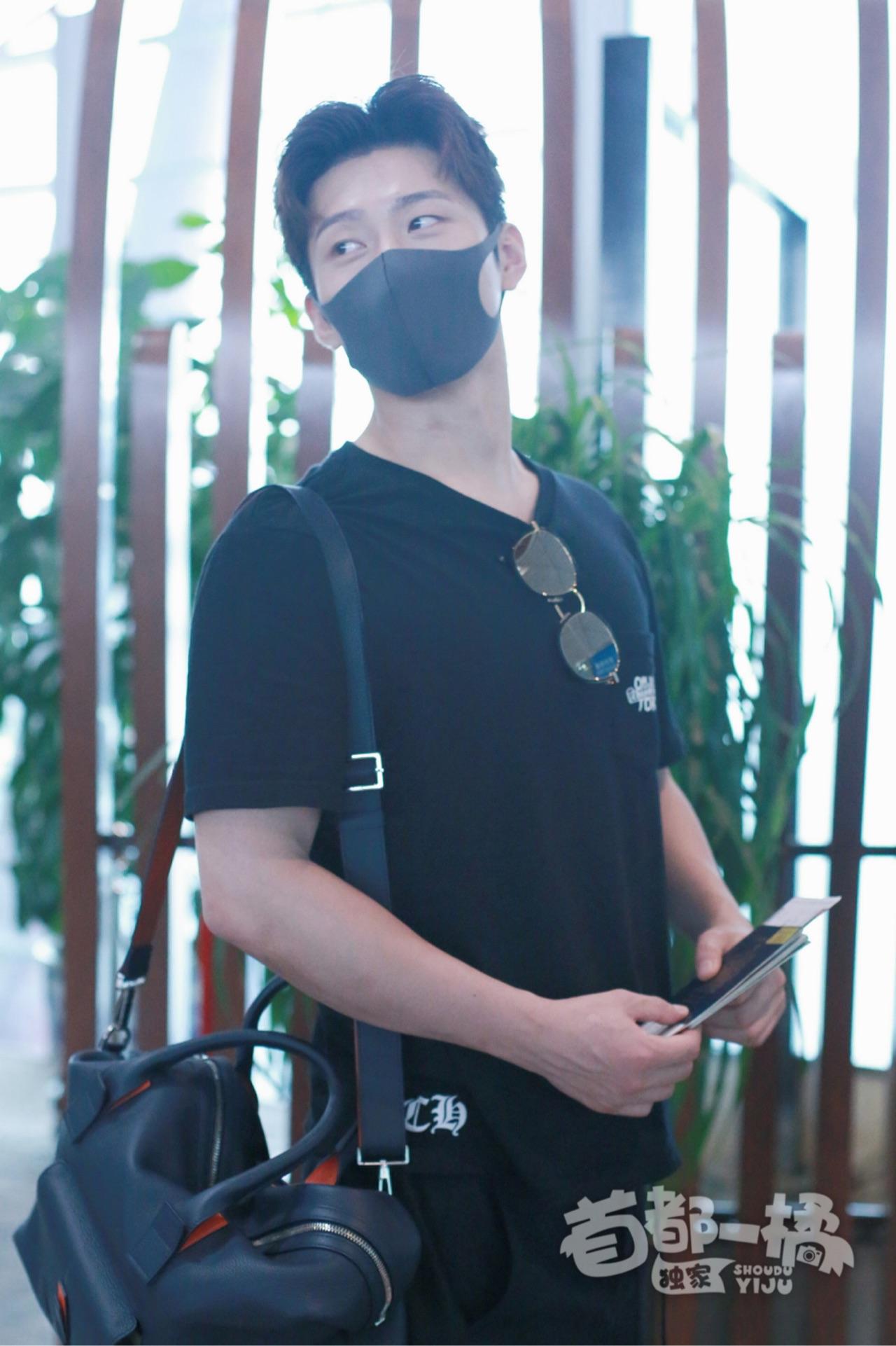 窦骁的美图或搞怪图有哪些?-窦骁帅照