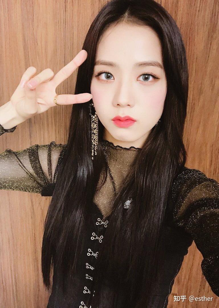 blackpink每位成员的标志性拍照姿势都是什么