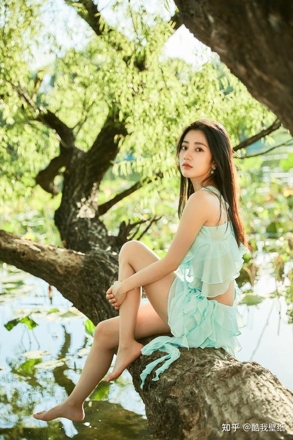 魅力四射!黄羿穿黑色紧身衣,打造出优越好身材 - 知乎