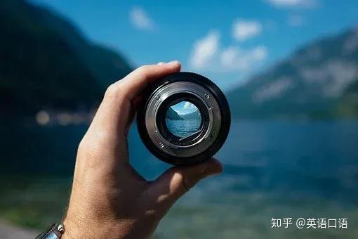 hand 是递交,但 hand it to you 不一定是“交给你”! - 知乎