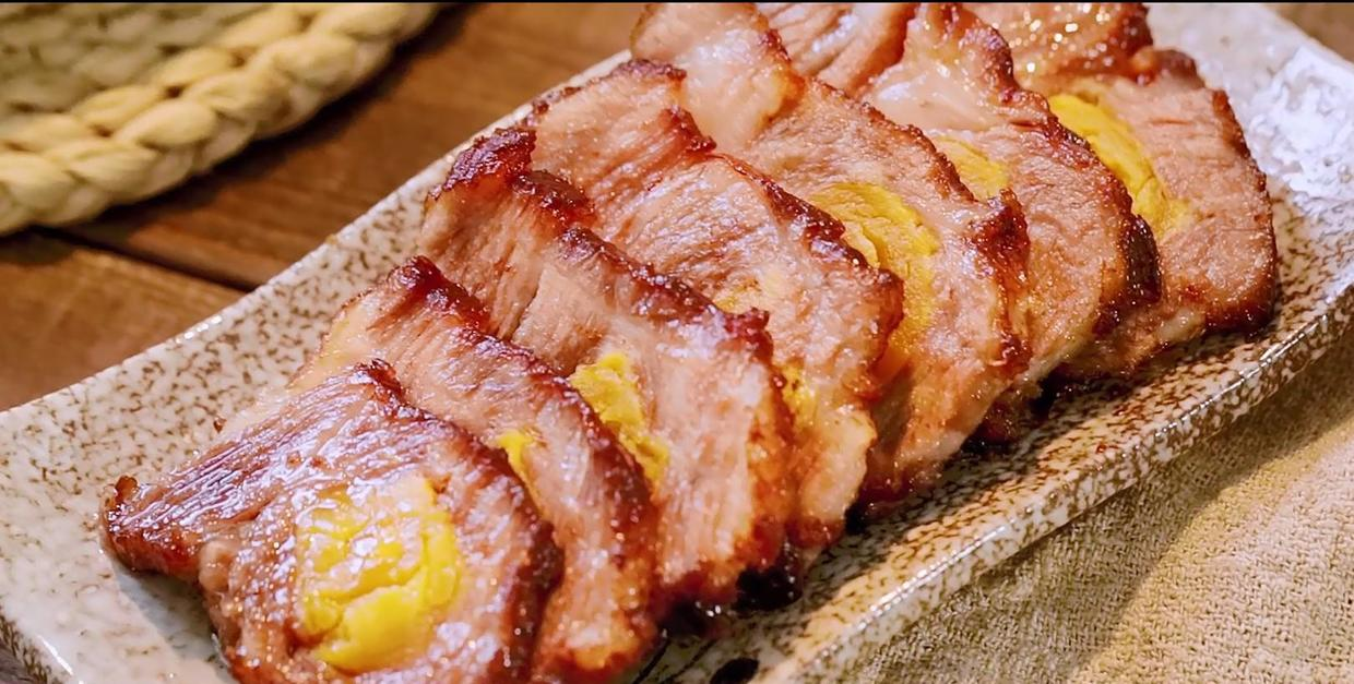 电饭煲食谱:蛋黄叉烧肉
