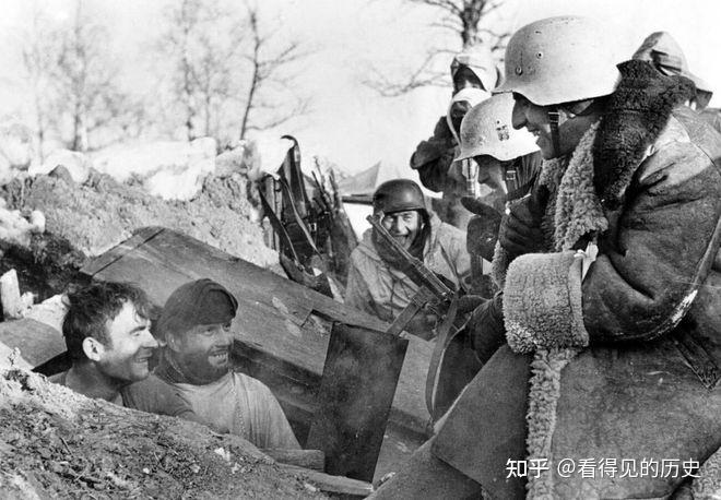 二战老照片 1942年的苏德战场 到处是士兵尸体 知乎