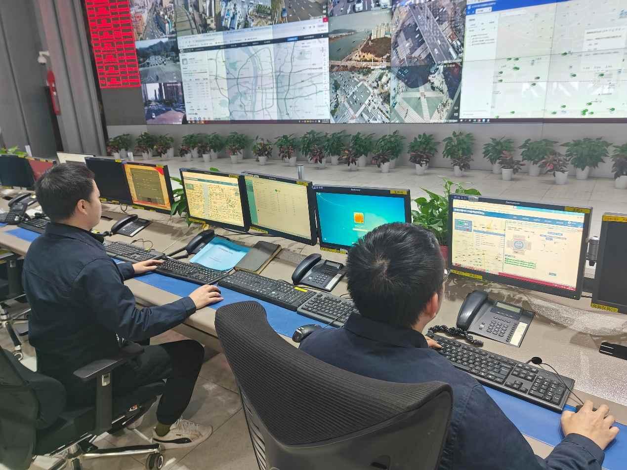 海信陈晓明行业首创区域绿波自动调优打造一路绿灯的畅行体验