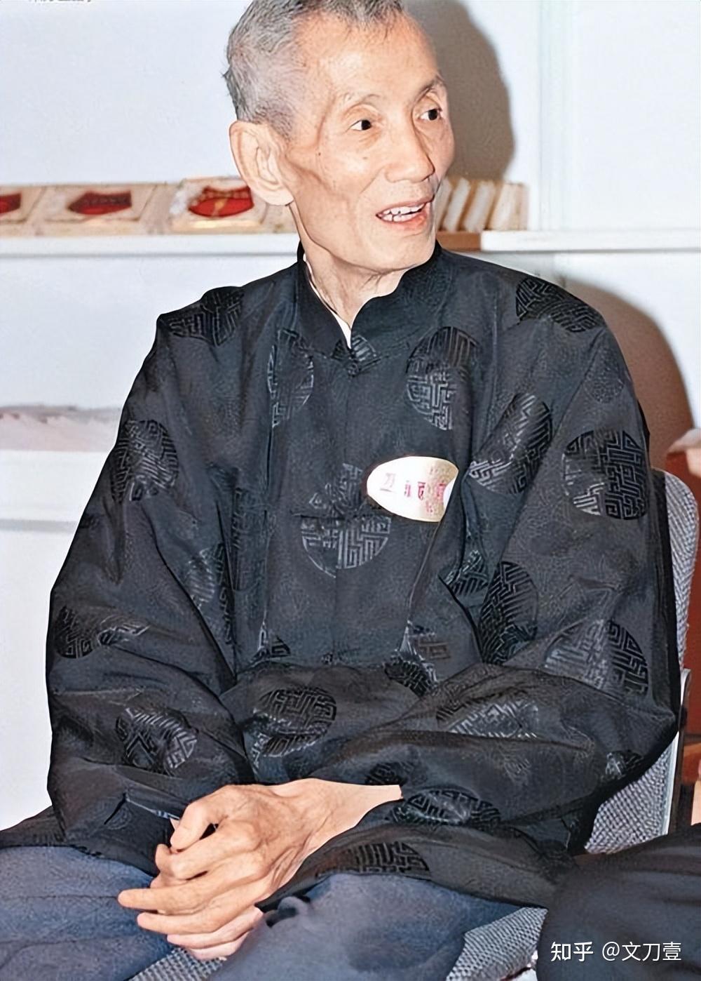 李嘉诚发妻庄月明的下场给很多以为嫁给爱情的女人提了个醒