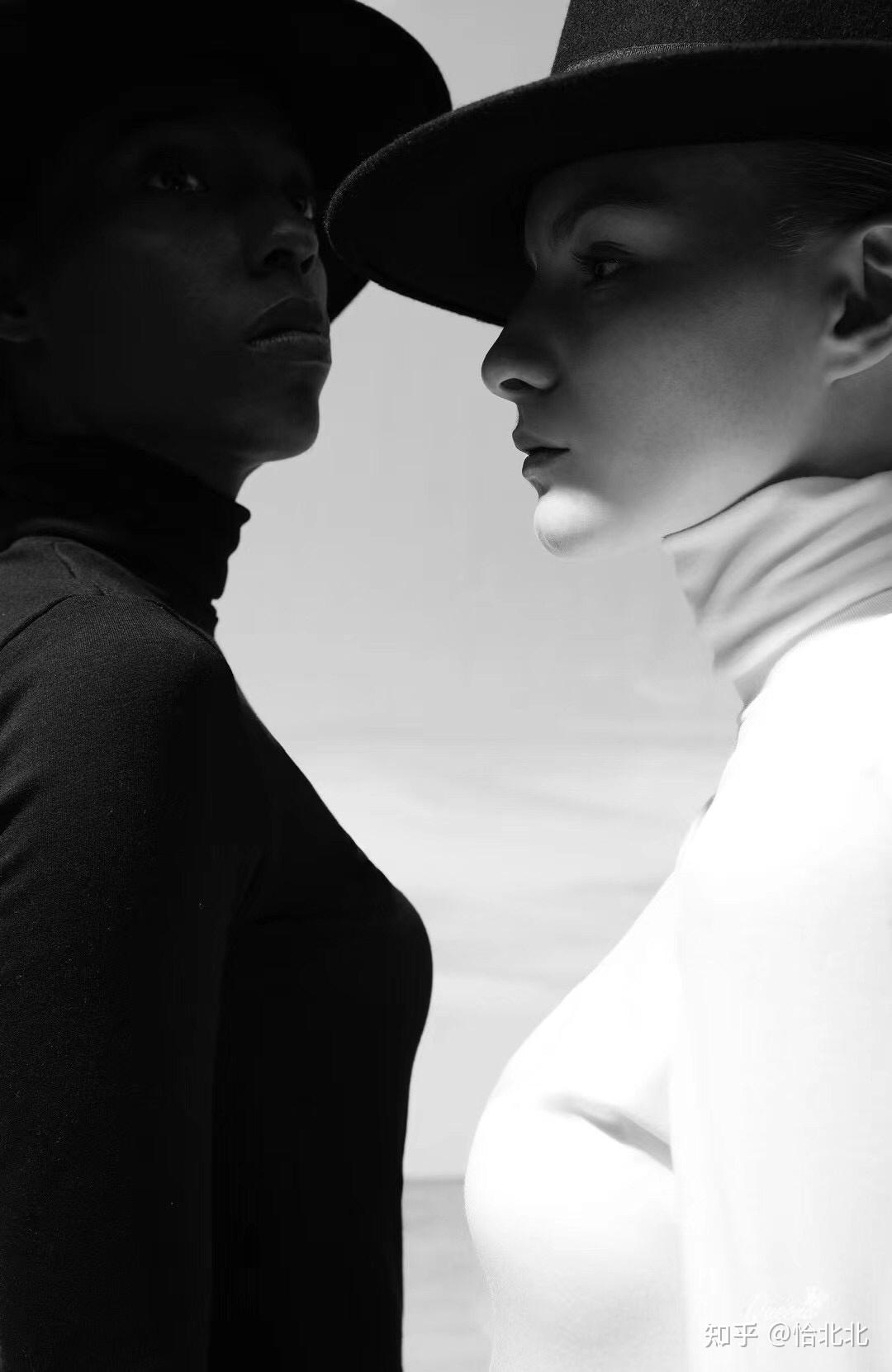 黑人模特黑白配