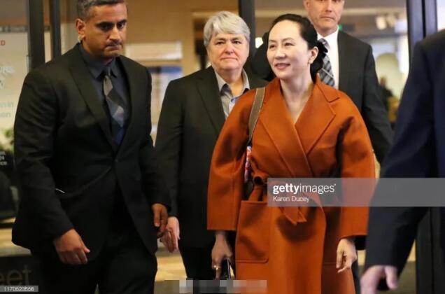 孟晚舟图片,孟晚舟图片对比