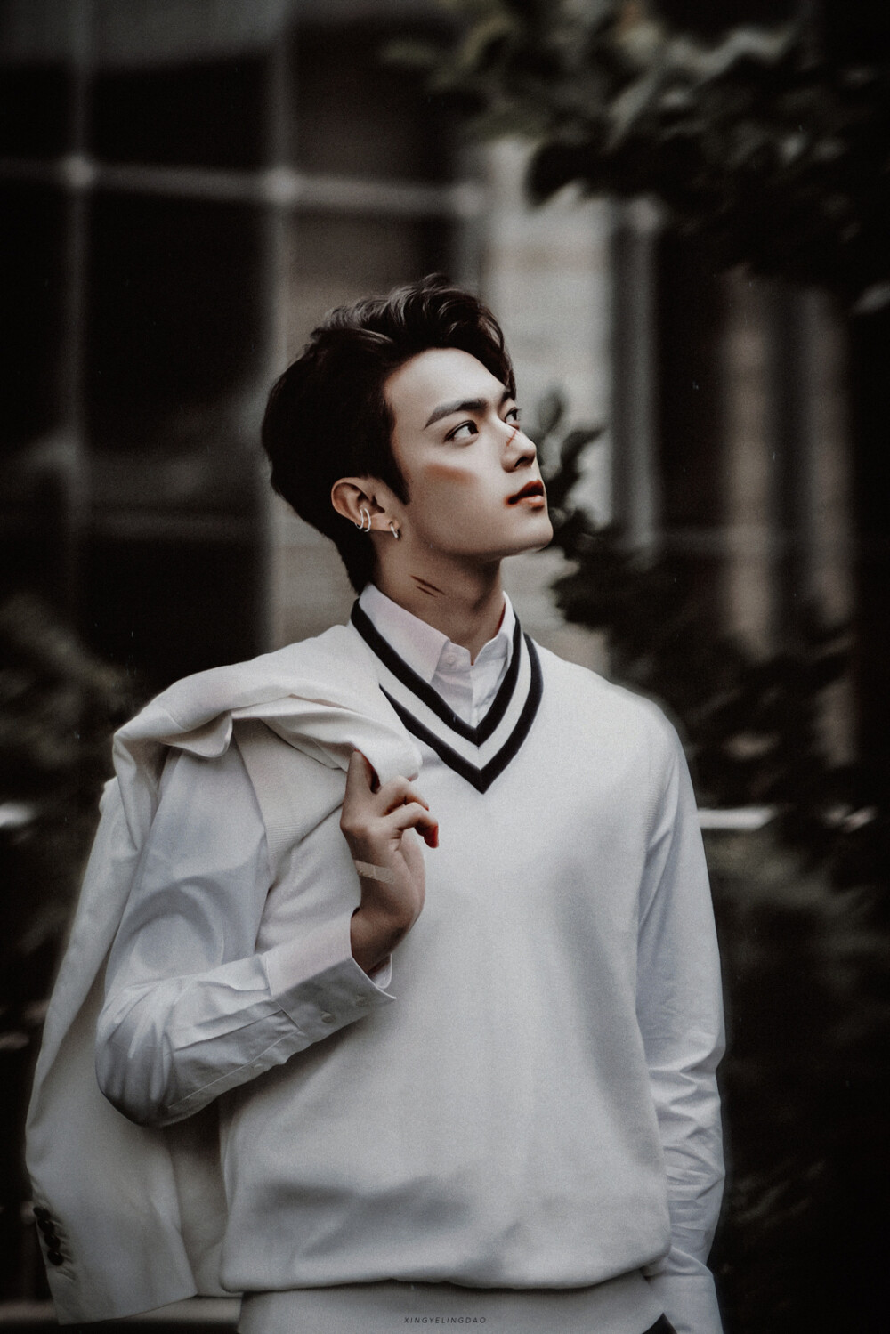 能不能发几张许凯的照片当壁纸的那种最近特别迷他