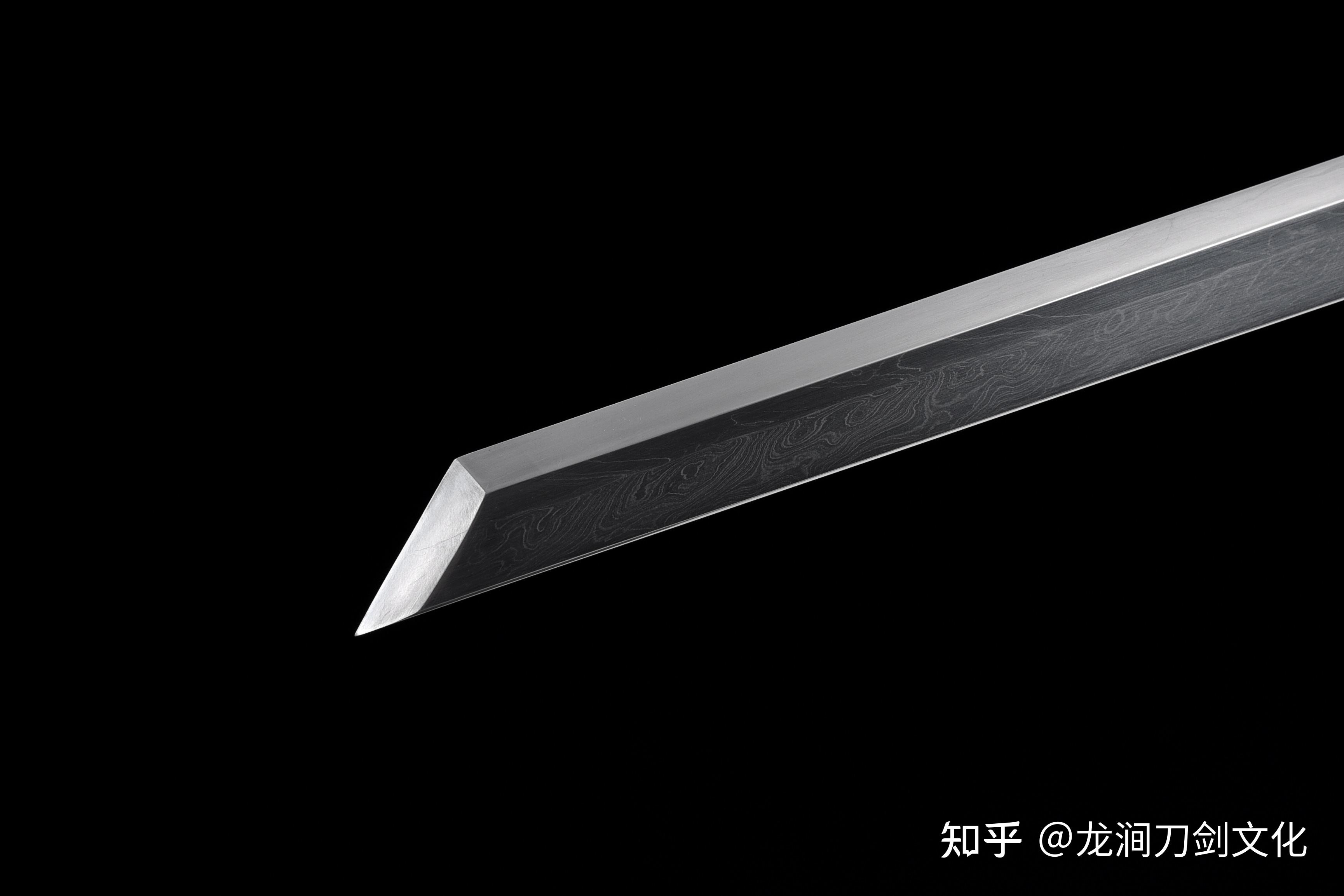 这把龙泉宝刀的钢是毛铁草钢吗? - 知乎