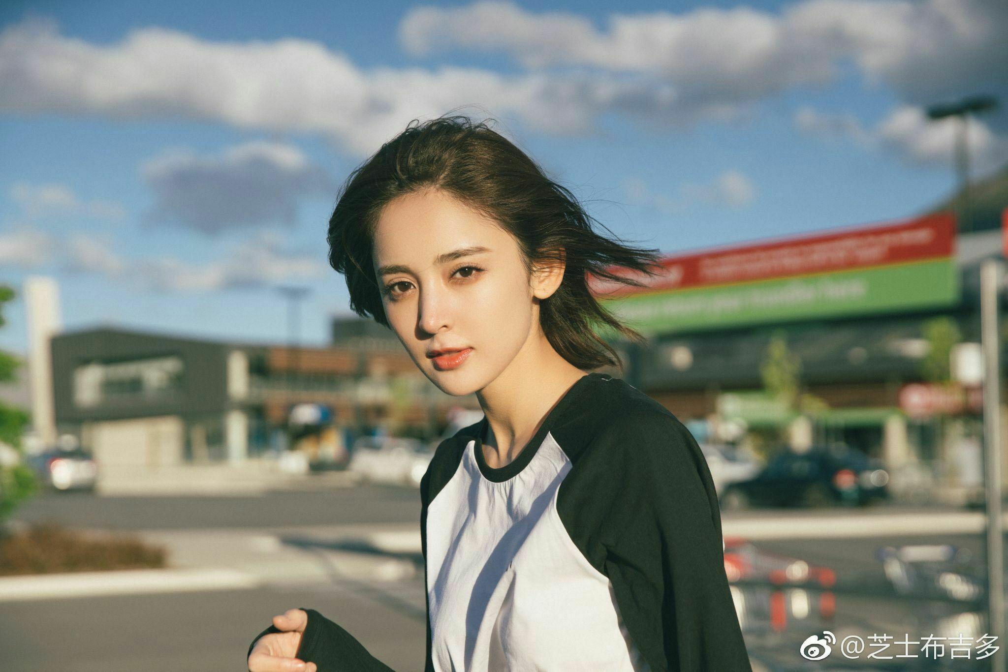 你认为有哪些高颜值的小姐姐公众人物求安利素人就不必了为了避免某些