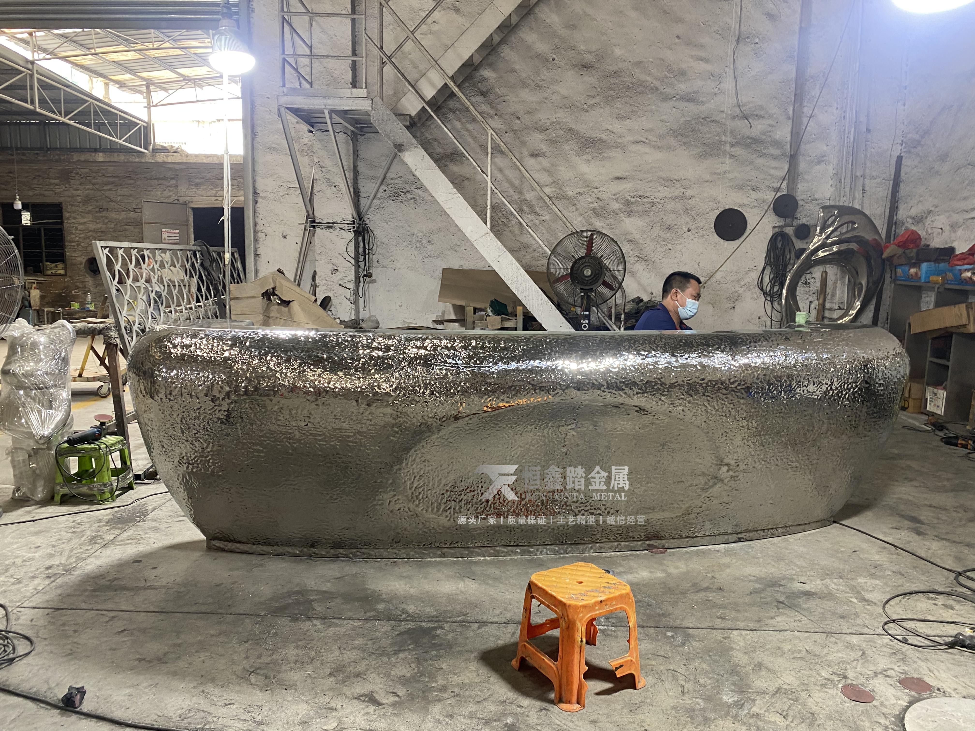 水波纹镜面不锈钢吧台