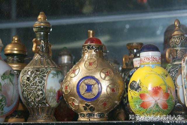 清三代的鼻烟壶现在值多少钱- 知乎