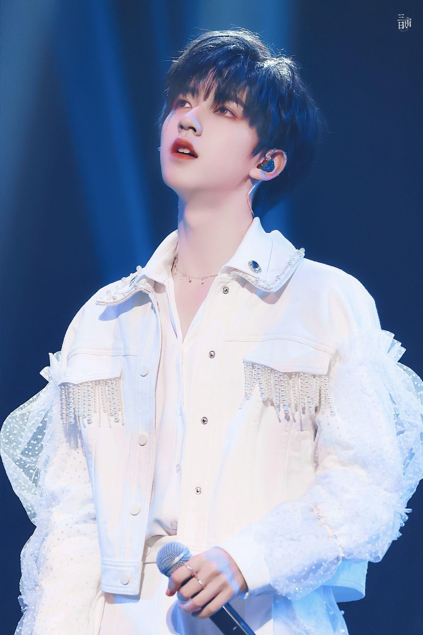 有没有贺峻霖的神图