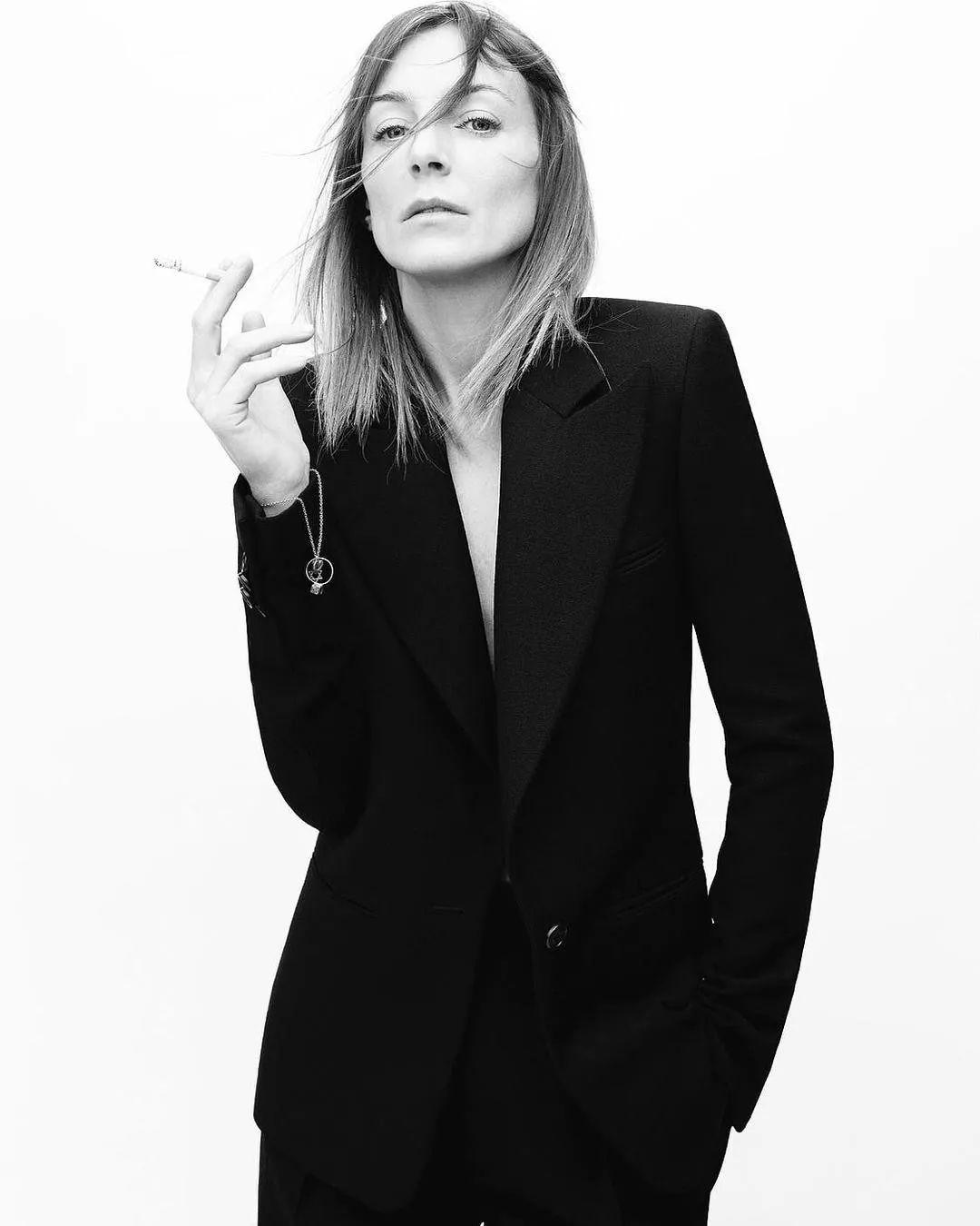 自成一派成就céline,王菲最爱的设计师phoebe终于要回归了! - 知乎