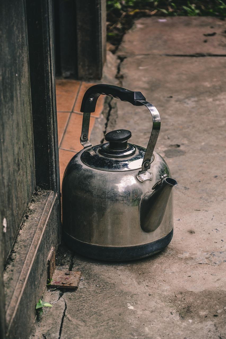 电水壶灯座维修方法