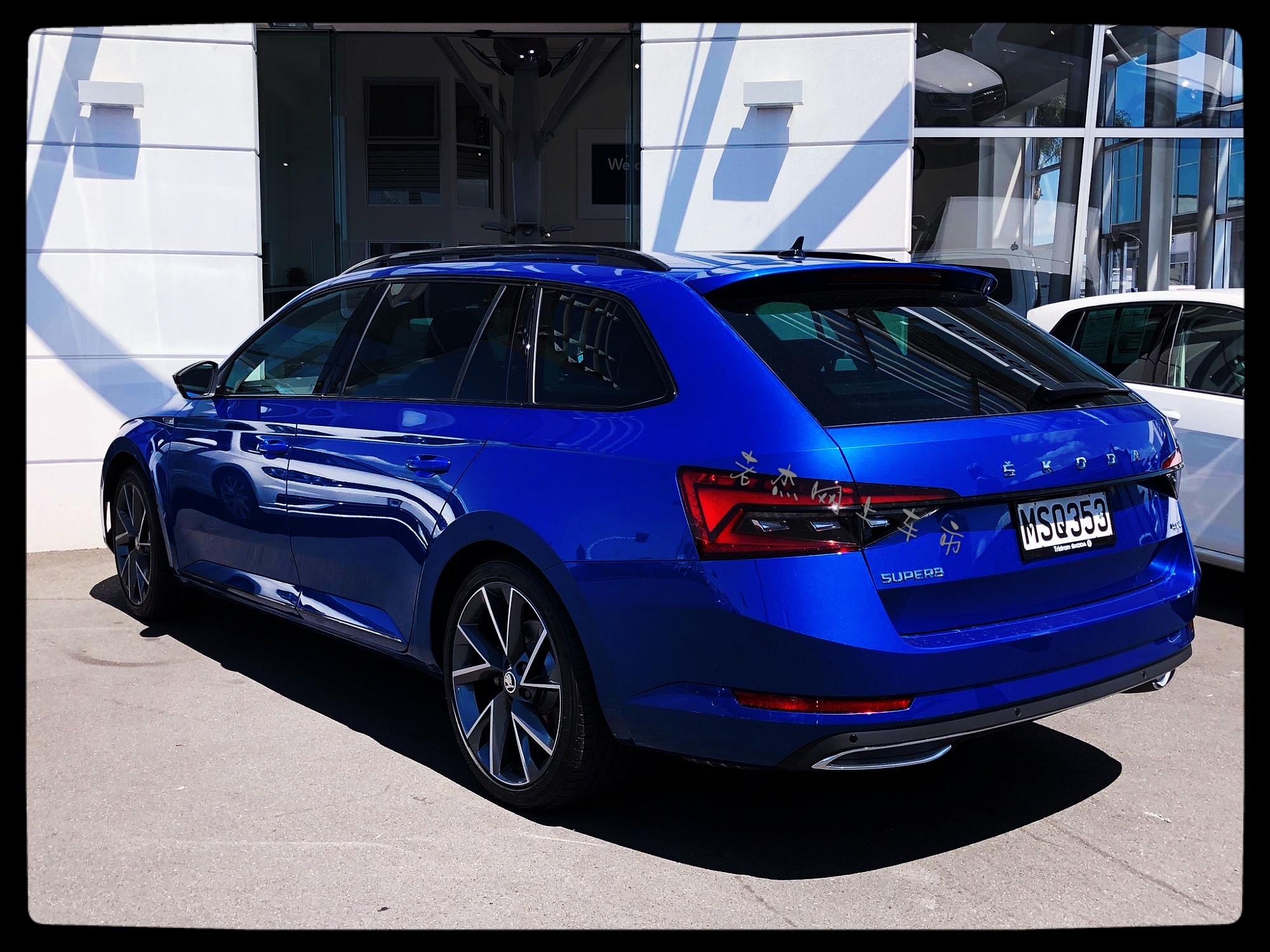 新款斯柯达速派旅行版造型整体感很强又很有气势我承认心动了