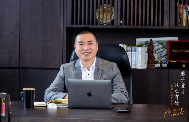 14岁创业的温州优秀企业家杰尼威尼董事长陈贤喜