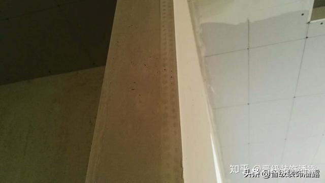 2,阴阳角石膏做角,做阳角使用靠尺,做阴角弹线.