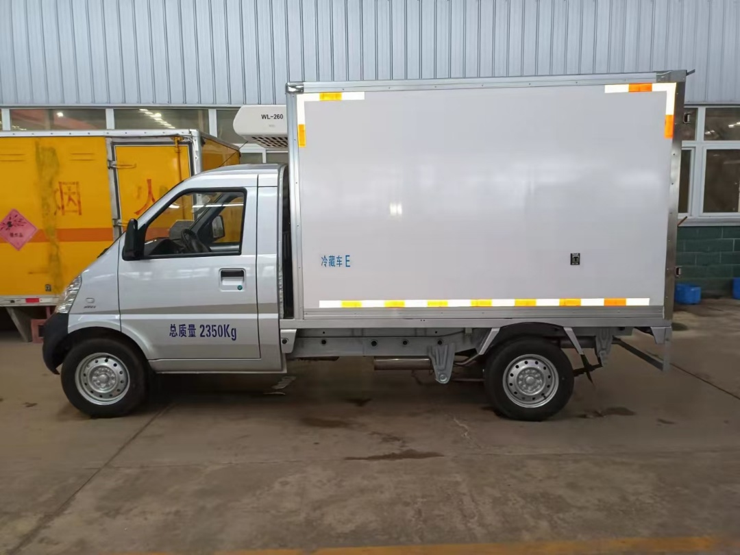 五菱小型冷藏车价格冷藏面包车价格