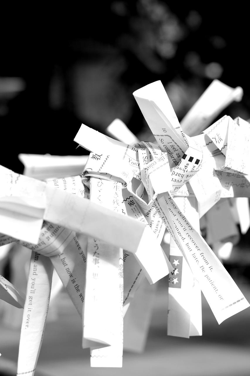 2. 潮湿环境导致