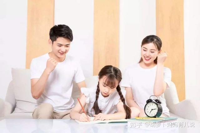 小学阶段陪伴孩子关键在于陪伴孩子写作业的方法成绩高低立显