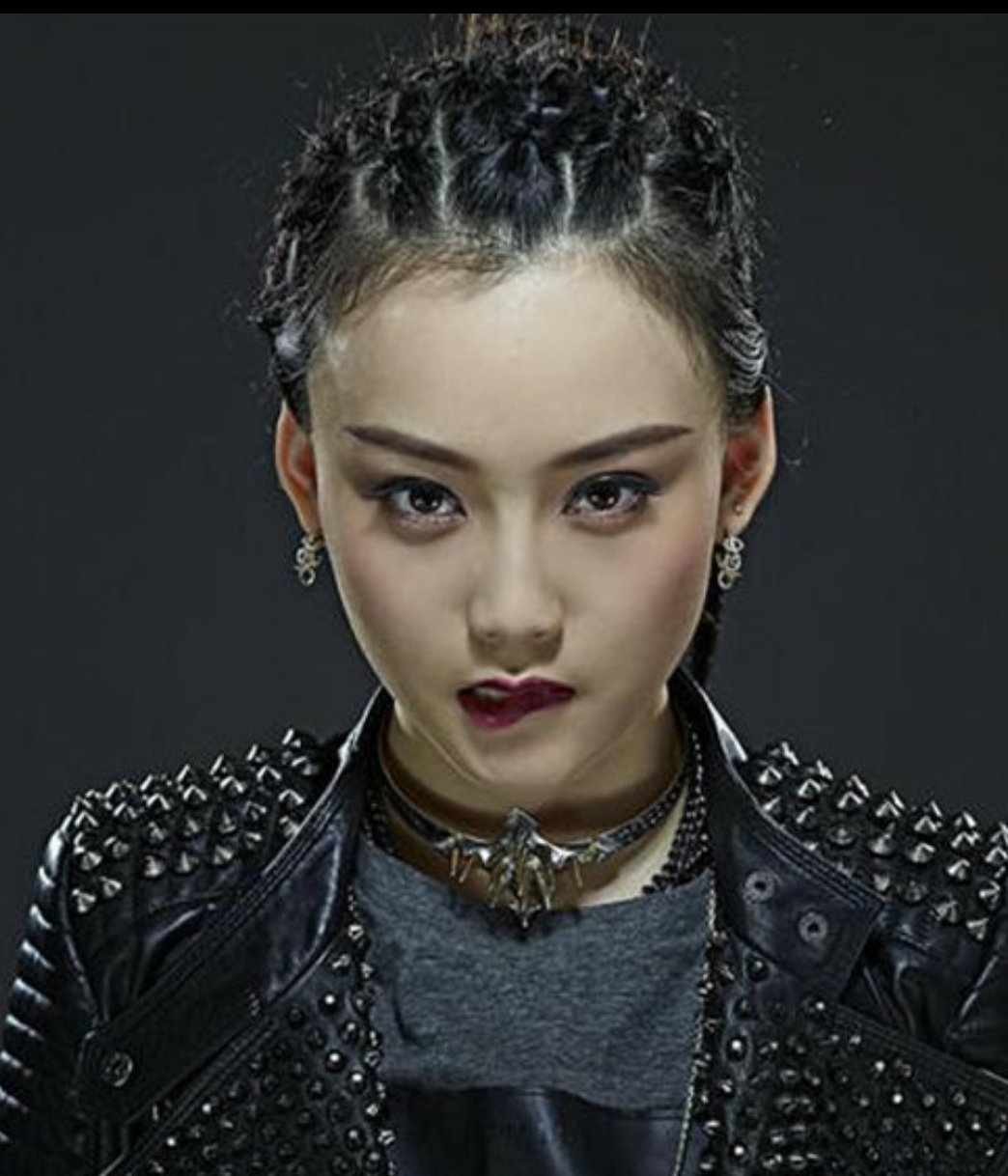 如何评价尚语贤kiko在唐人街探案2里的着装风格