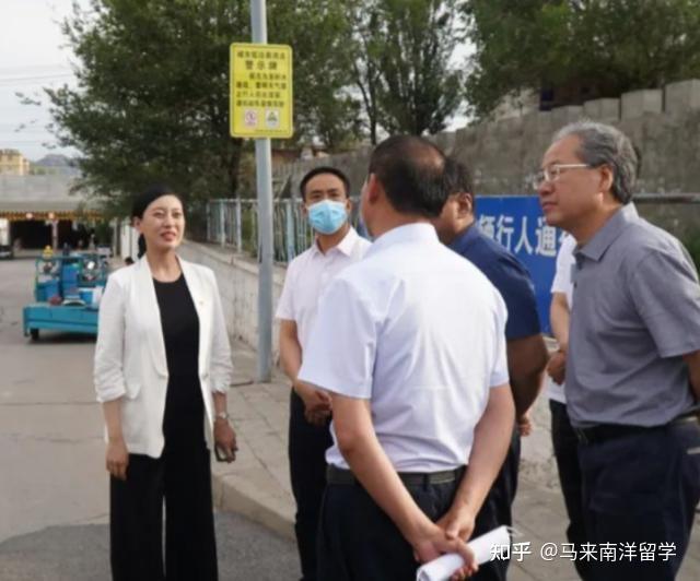 34岁清华女博士当选县长既有颜值又有才华这才是学生该追的星