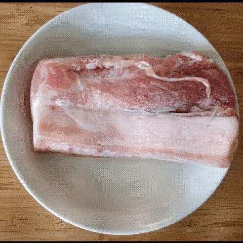 先来感受一下:现在市场上使用的生鲜灯主要是通过led彩色灯珠混光达到