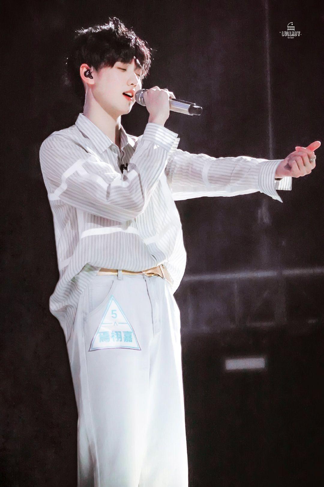 如何评价r1se成员焉栩嘉的颜? - 知乎