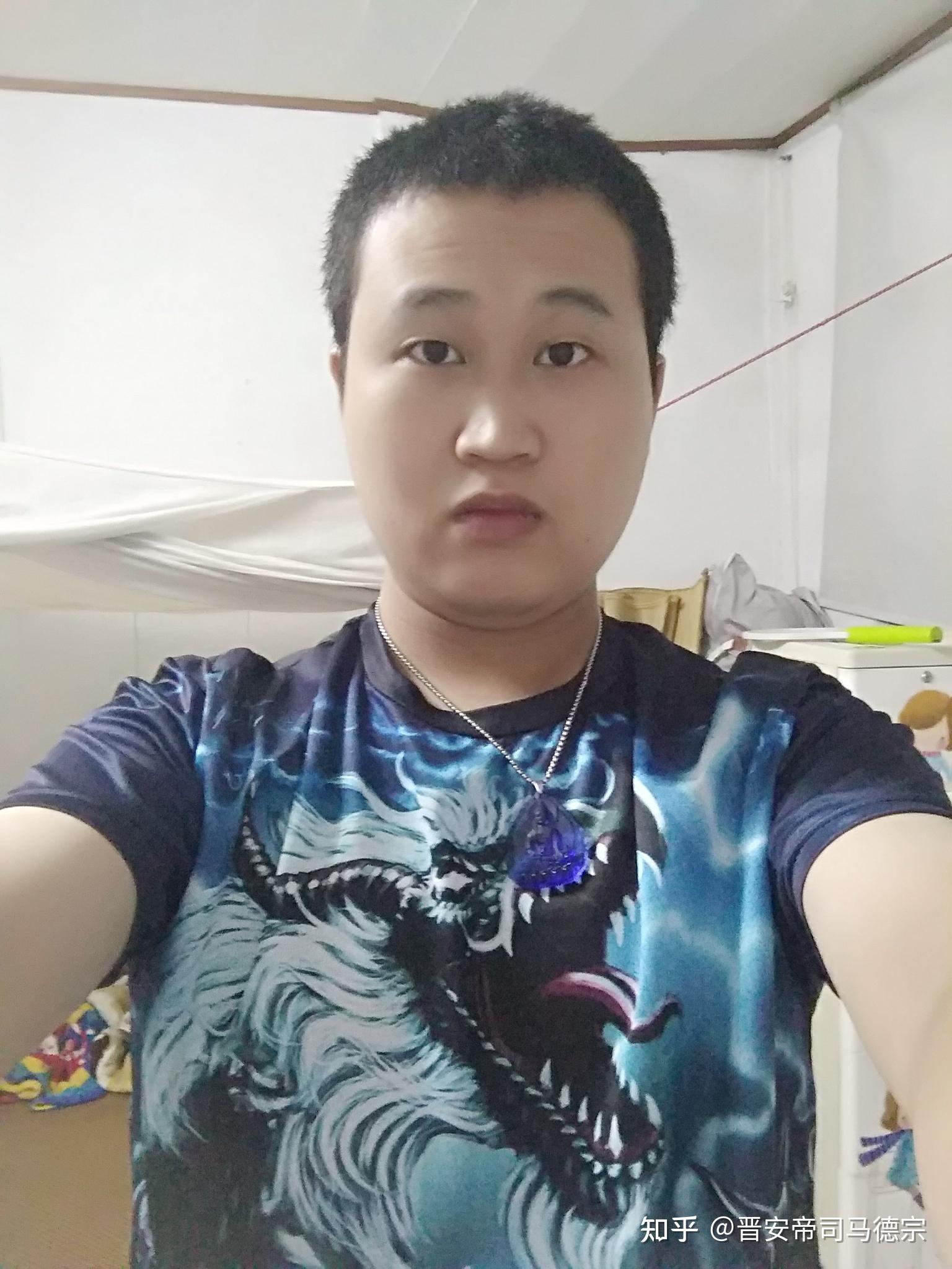 李创发家中的东西隐喻了他悲惨的人生